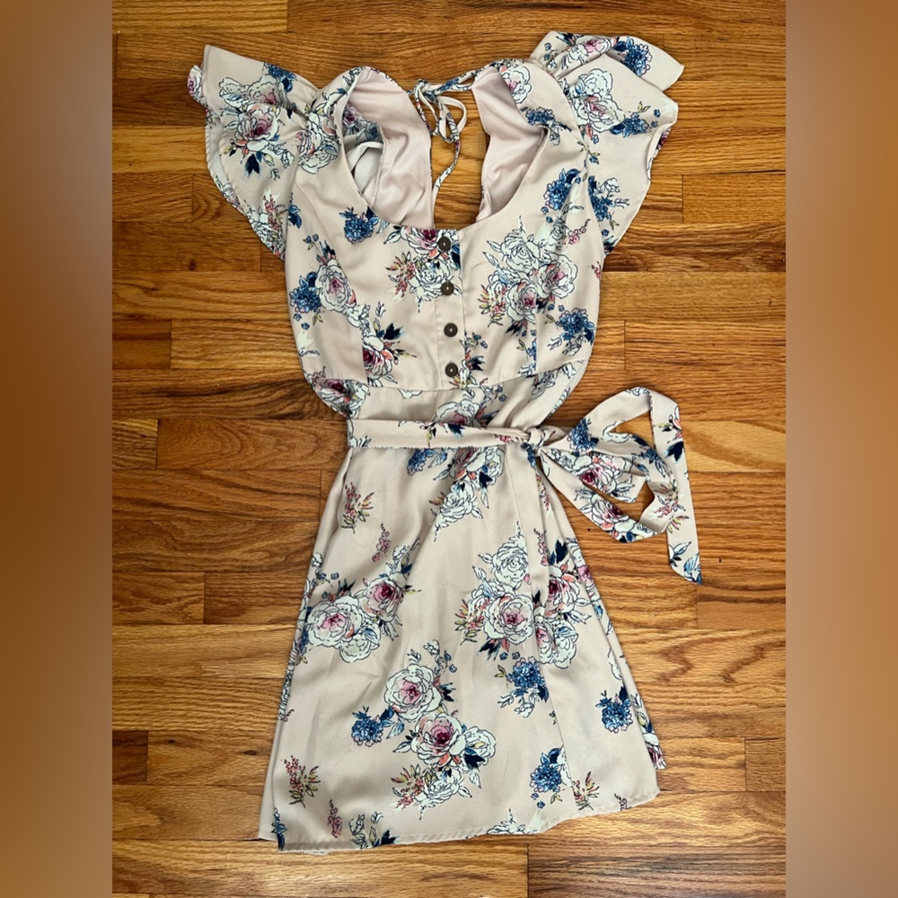 Dress - Picture 3 of 3